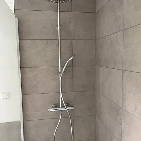 Апартаменты In Ruhiger Siedlung Mit Terrasse Und Stellplatz *