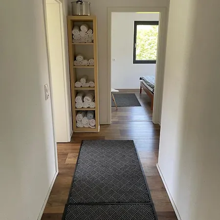 In Ruhiger Siedlung Mit Terrasse Und Stellplatz * Landshut