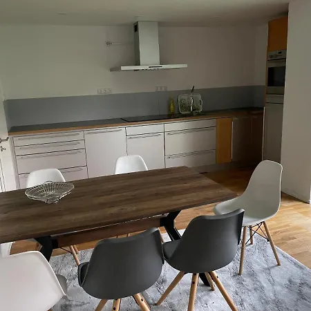 Apartamento In Ruhiger Siedlung Mit Terrasse Und Stellplatz Landshut