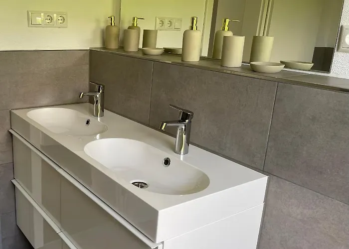 Appartamento In Ruhiger Siedlung Mit Terrasse Und Stellplatz *