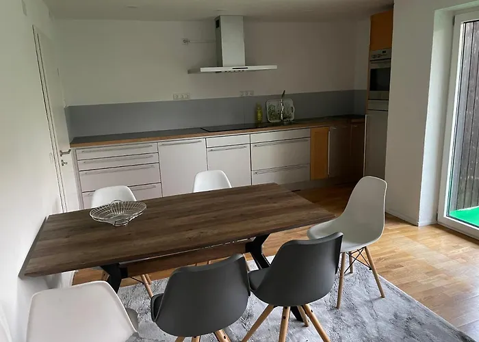Appartamento In Ruhiger Siedlung Mit Terrasse Und Stellplatz Landshut